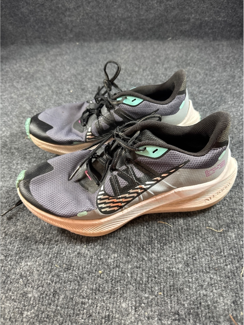 Nike Air Zoom Winflo 8 Womens Running Shoes Size 8.5 Gray Black Mint
